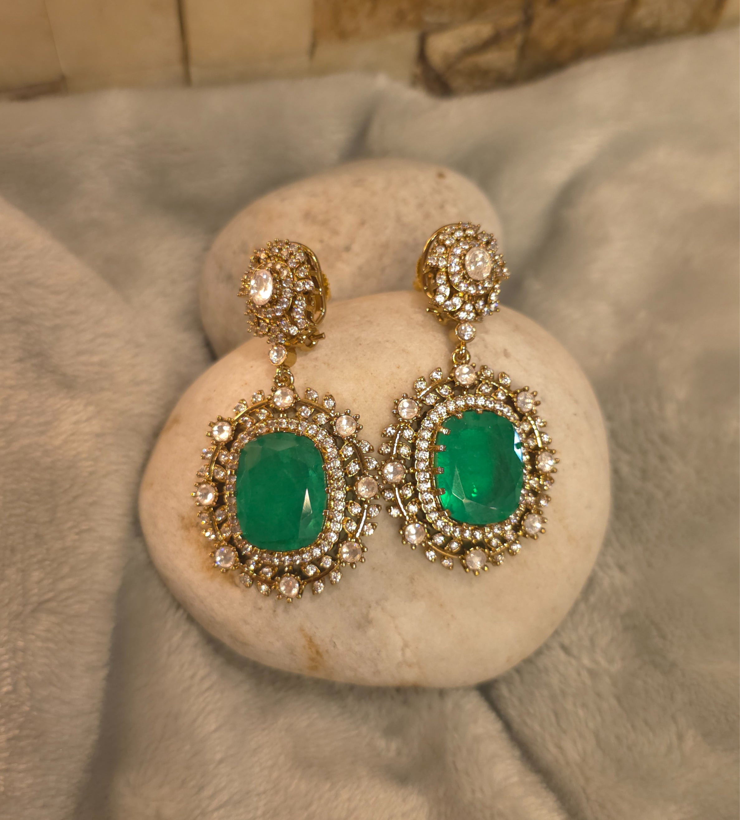 Aishwarya pendant set