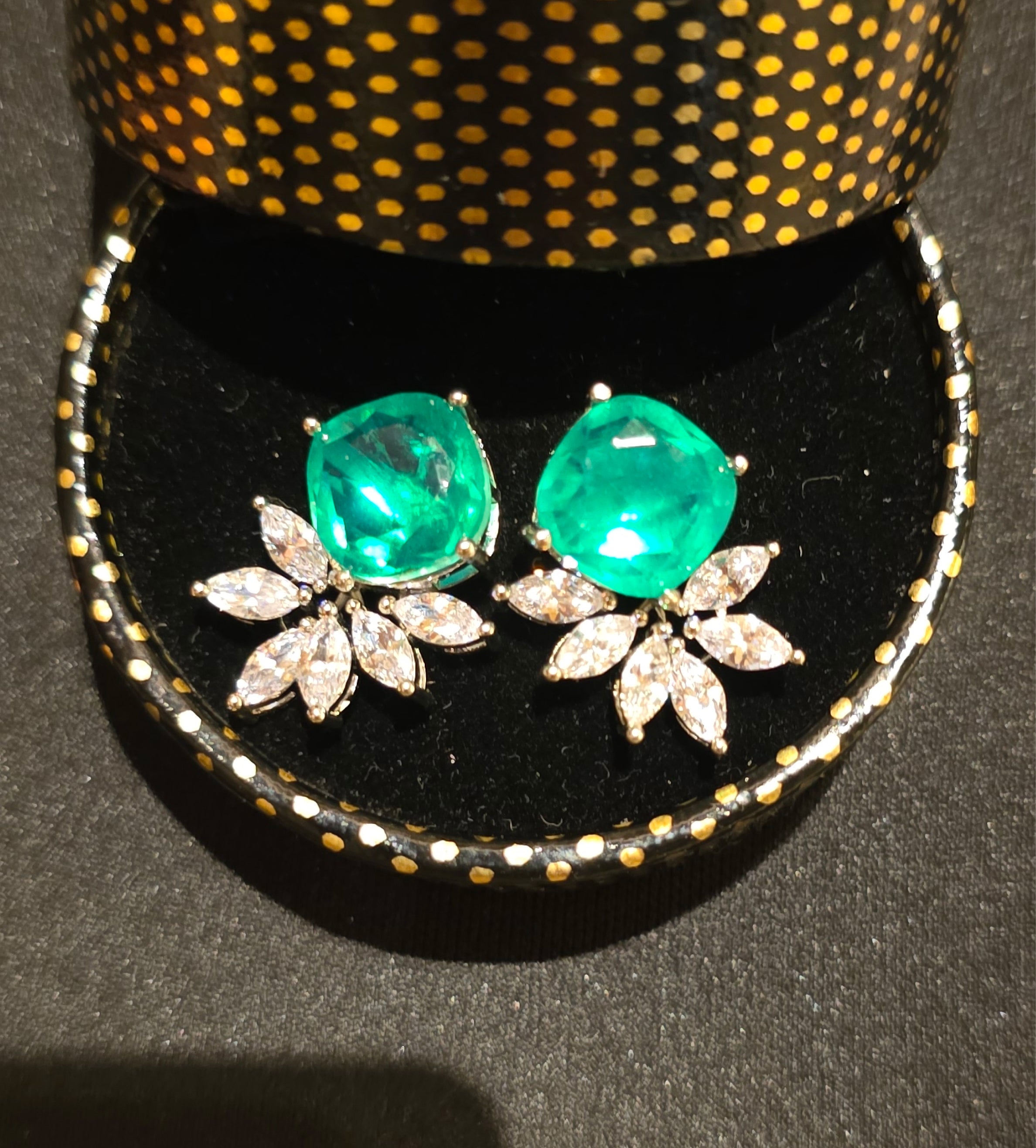 Jahnvi Earrings