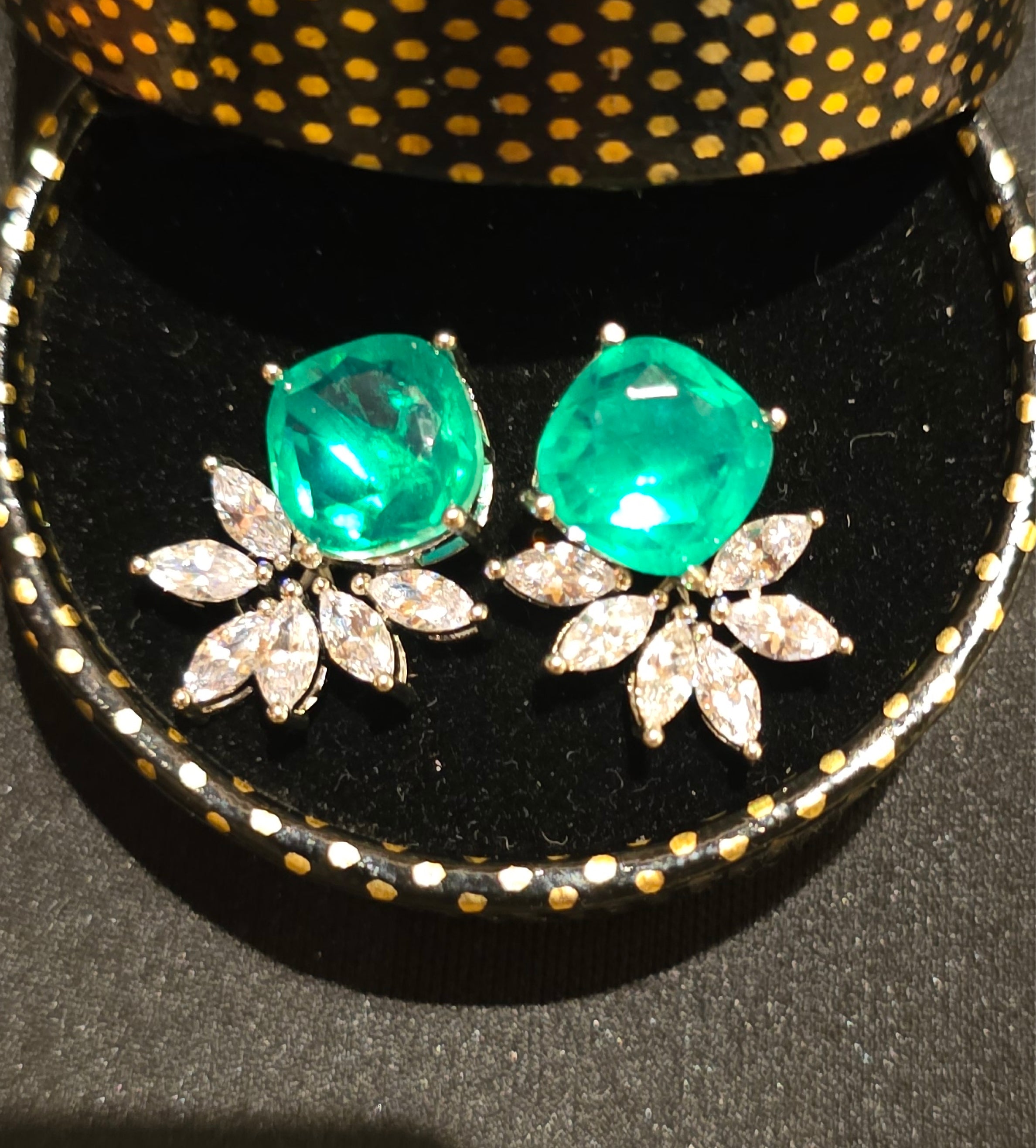 Jahnvi Earrings
