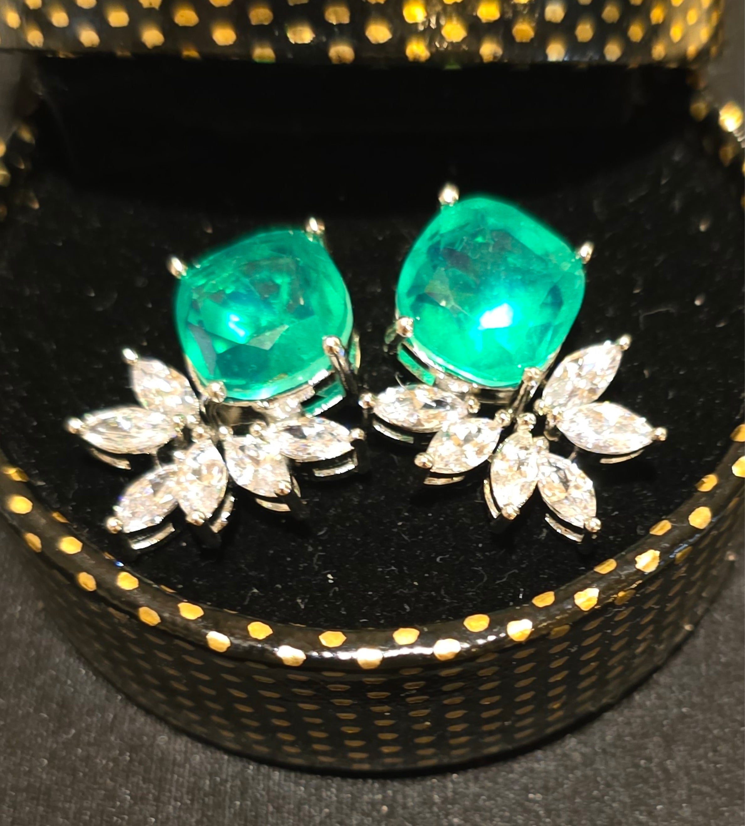Jahnvi Earrings