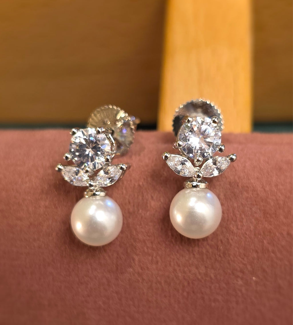 Lily Pearl Studs