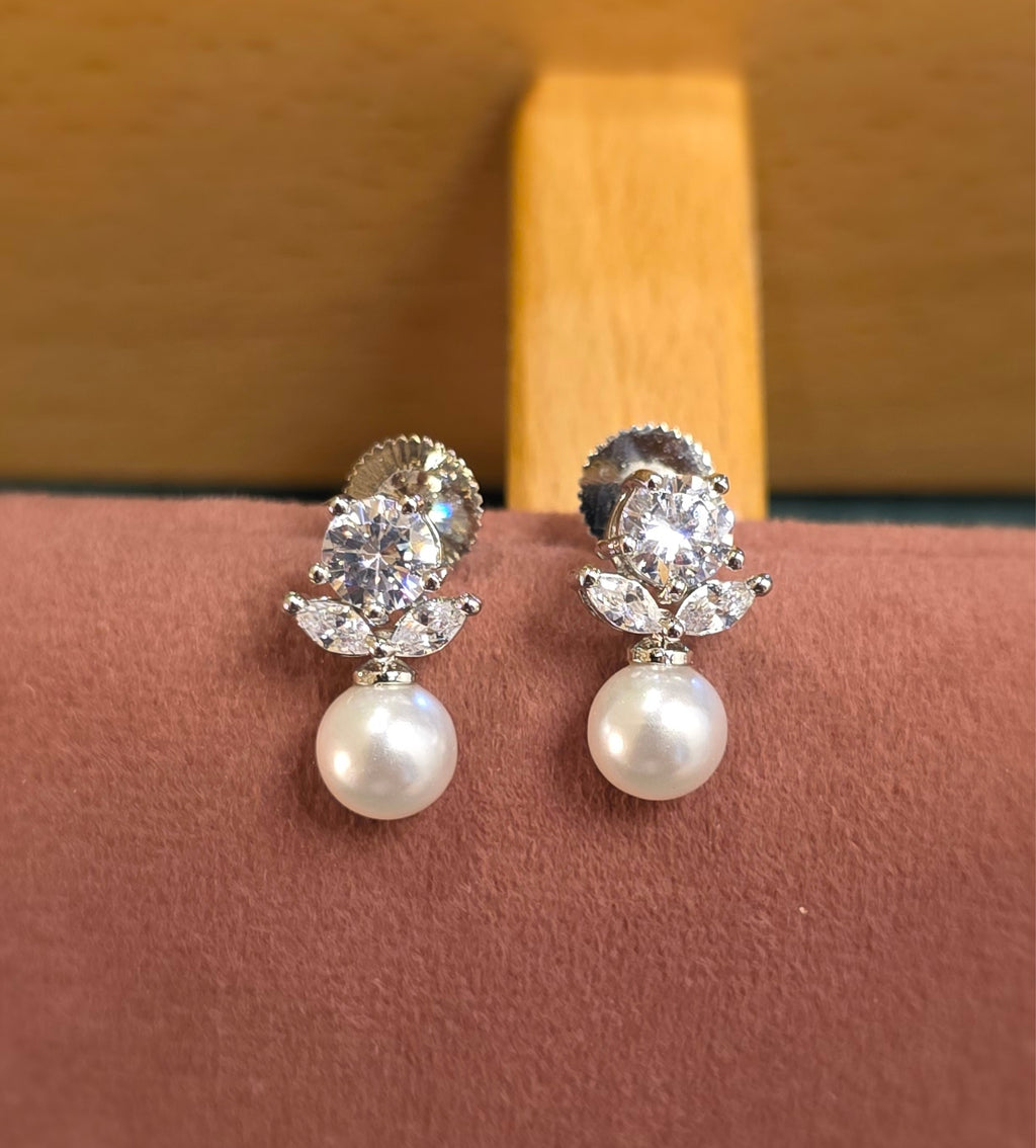 Lily Pearl Studs